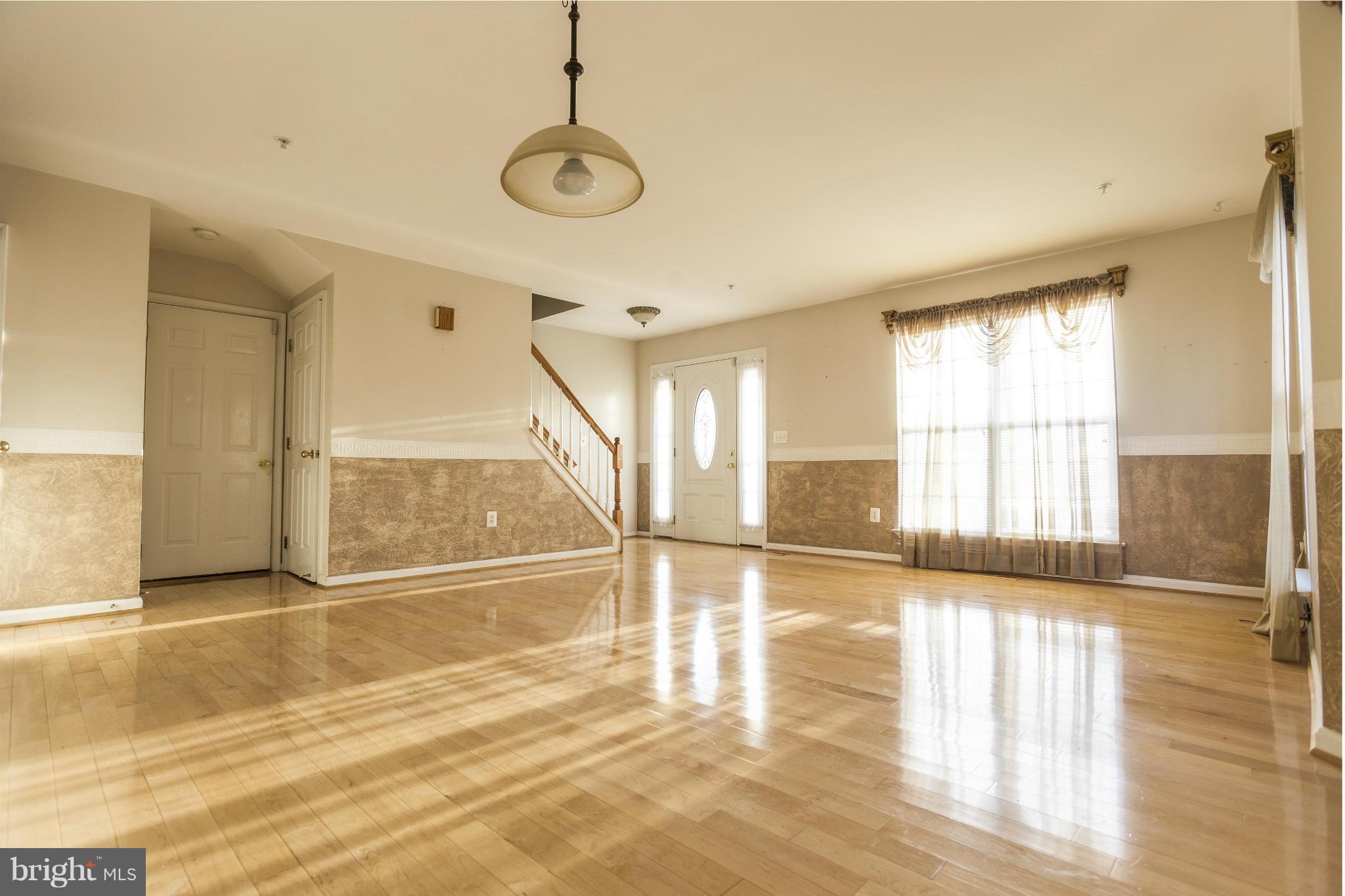 LAUREL - Residential