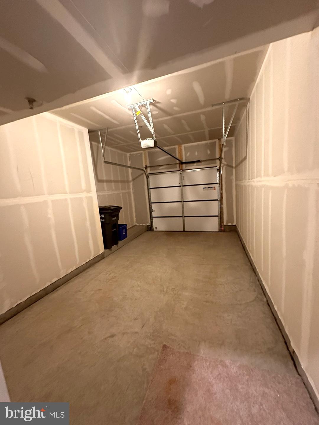 REGAL CHASE - Residential Lease