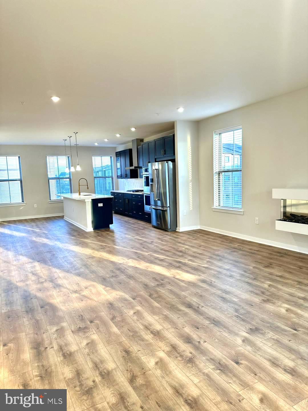 REGAL CHASE - Residential Lease