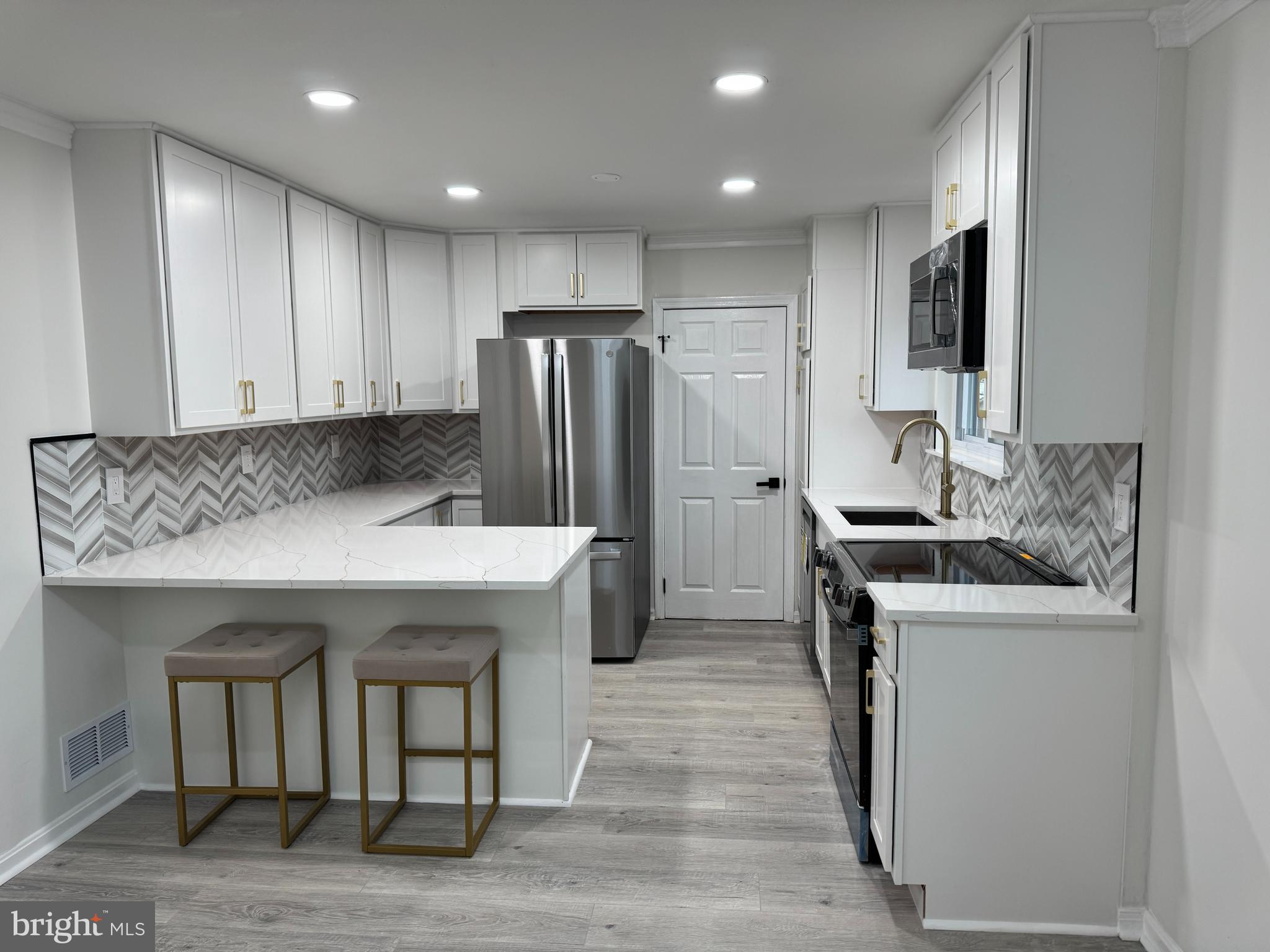 8300 HIGHLAND STREET