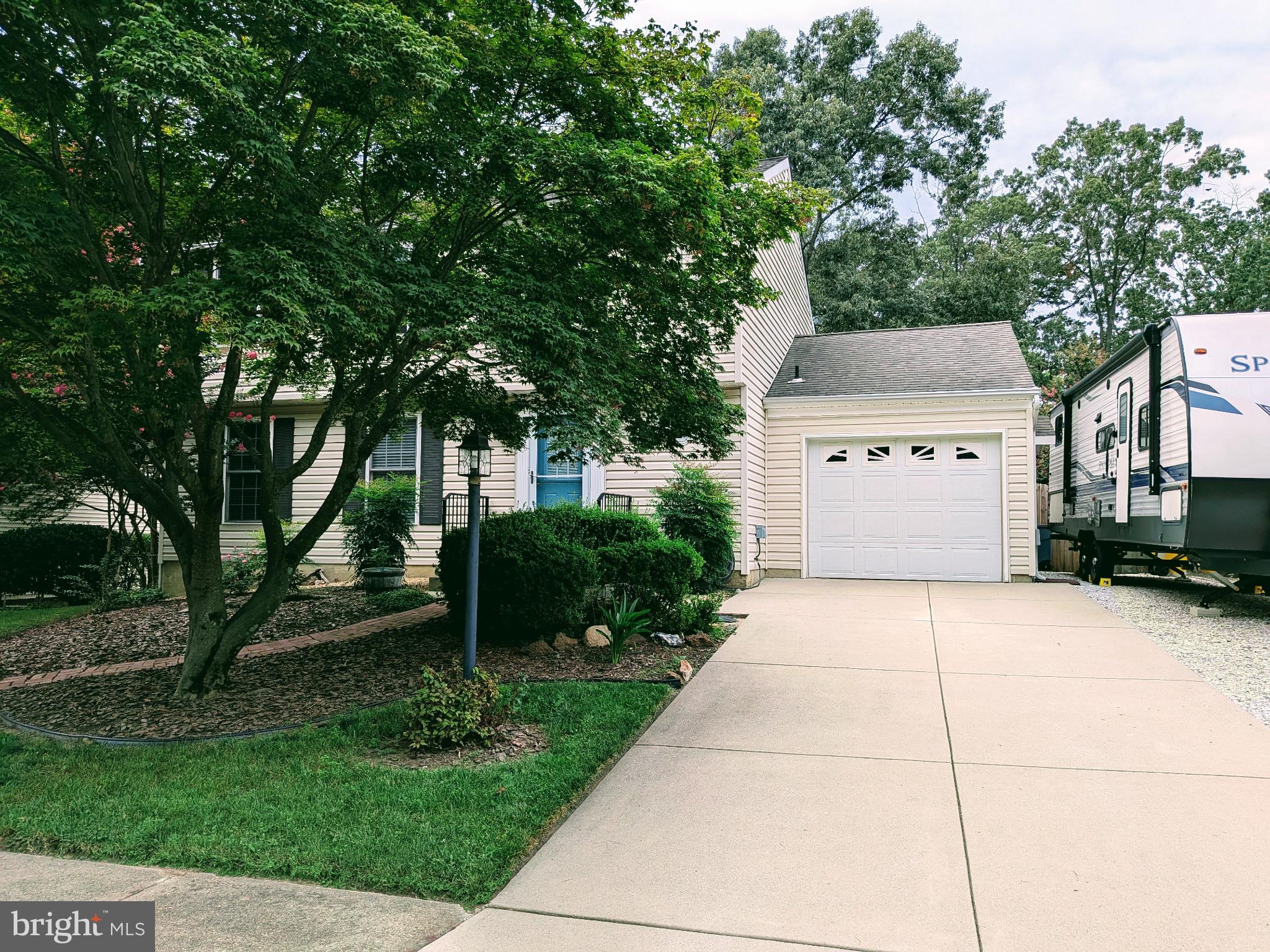 708 RADNOR COURT