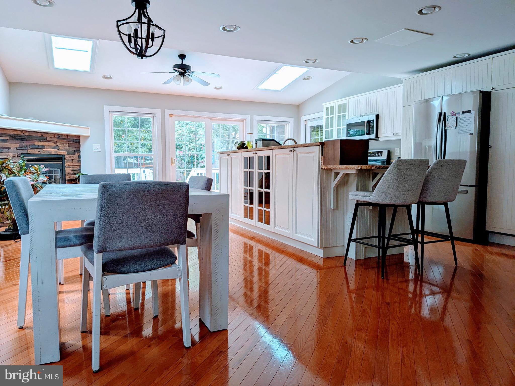 708 RADNOR COURT