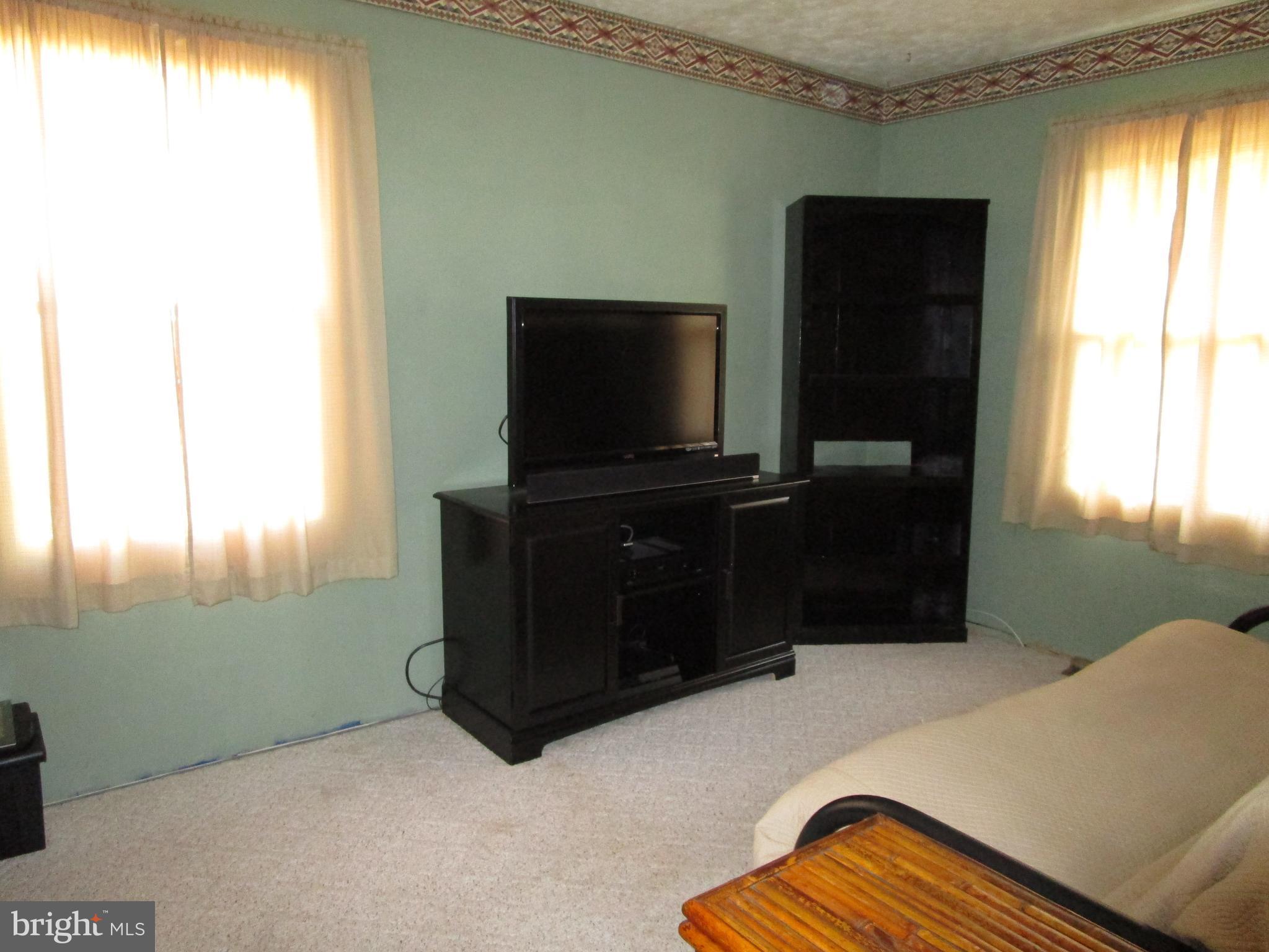 FOUR SEASONS ESTATES - Residential