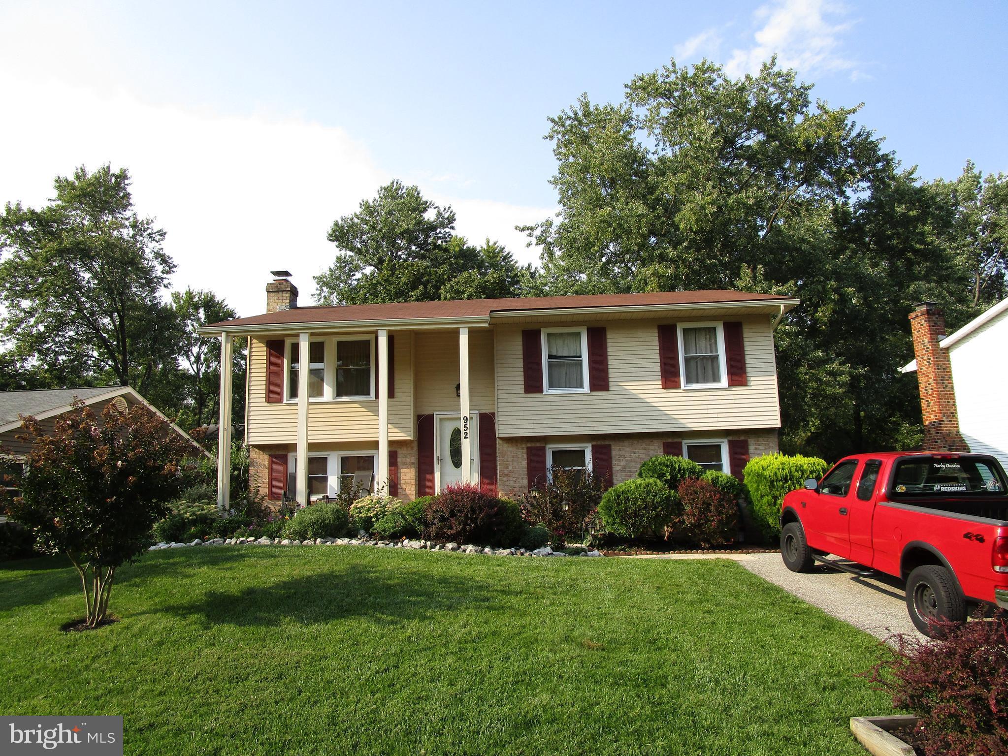 FOUR SEASONS ESTATES - Residential