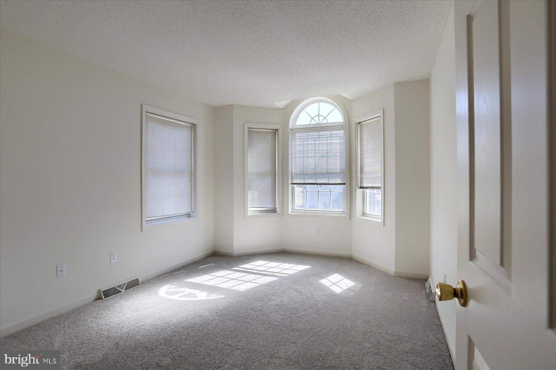 OAKWOOD - Residential