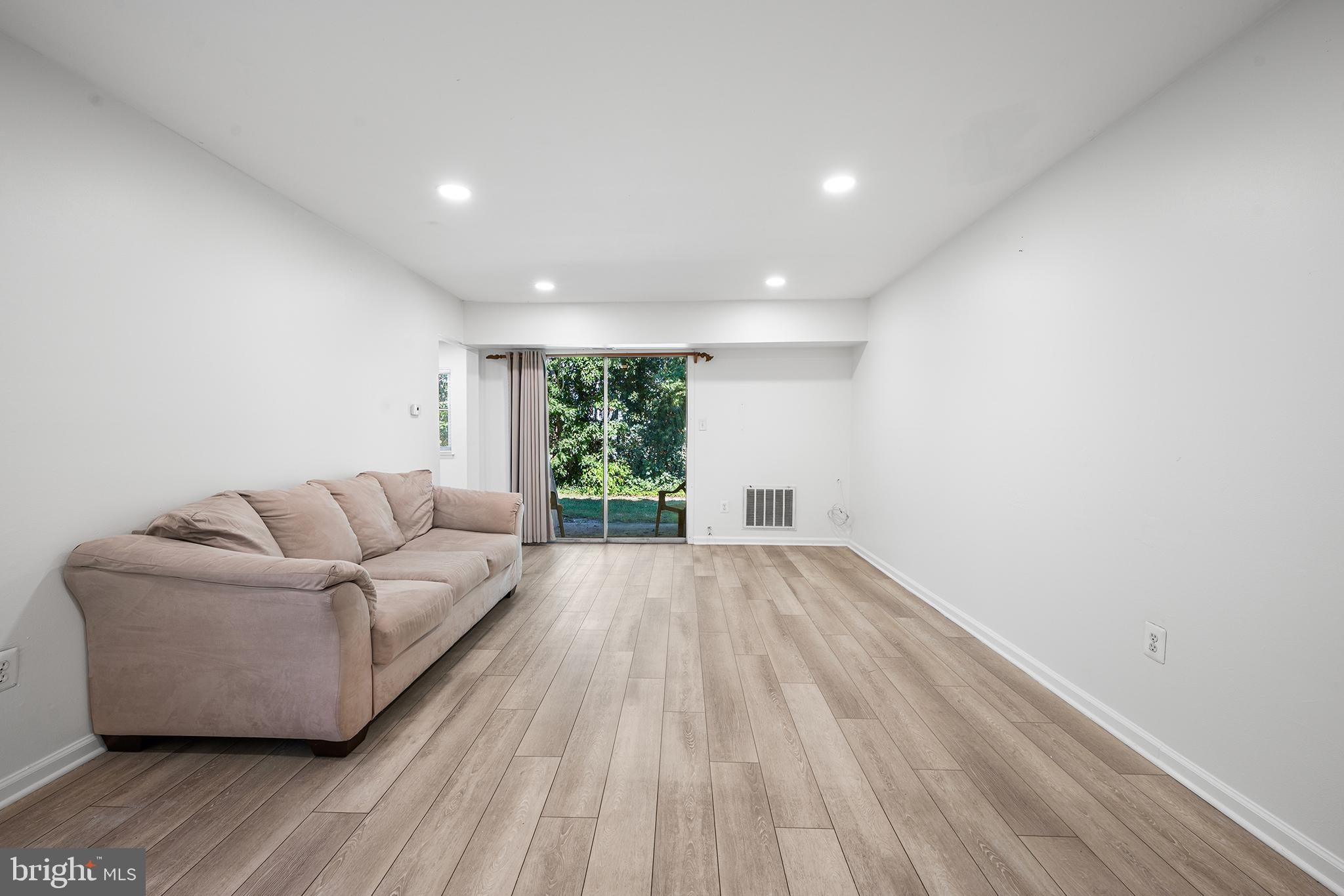 847 HENRI COURT