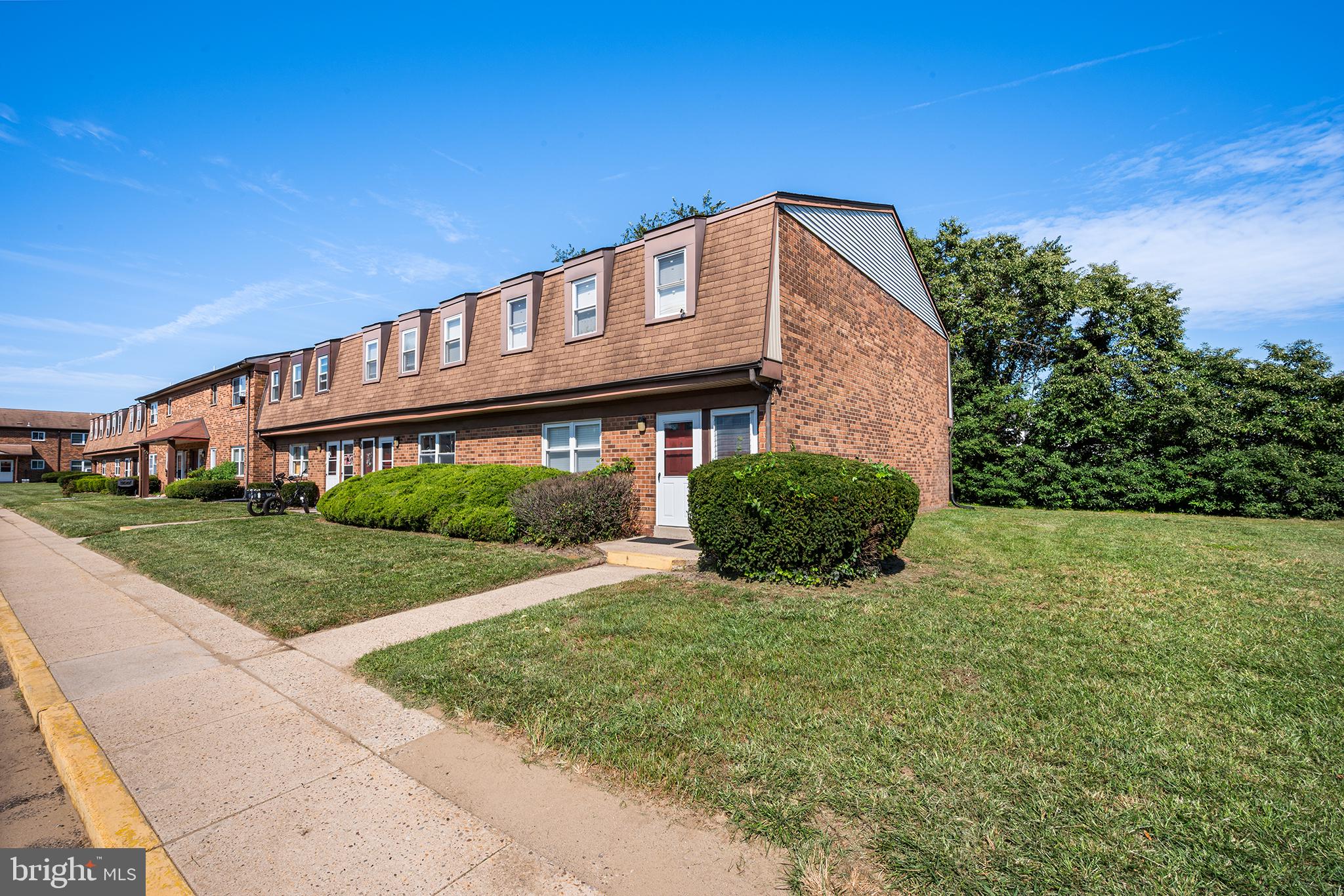 847 HENRI COURT