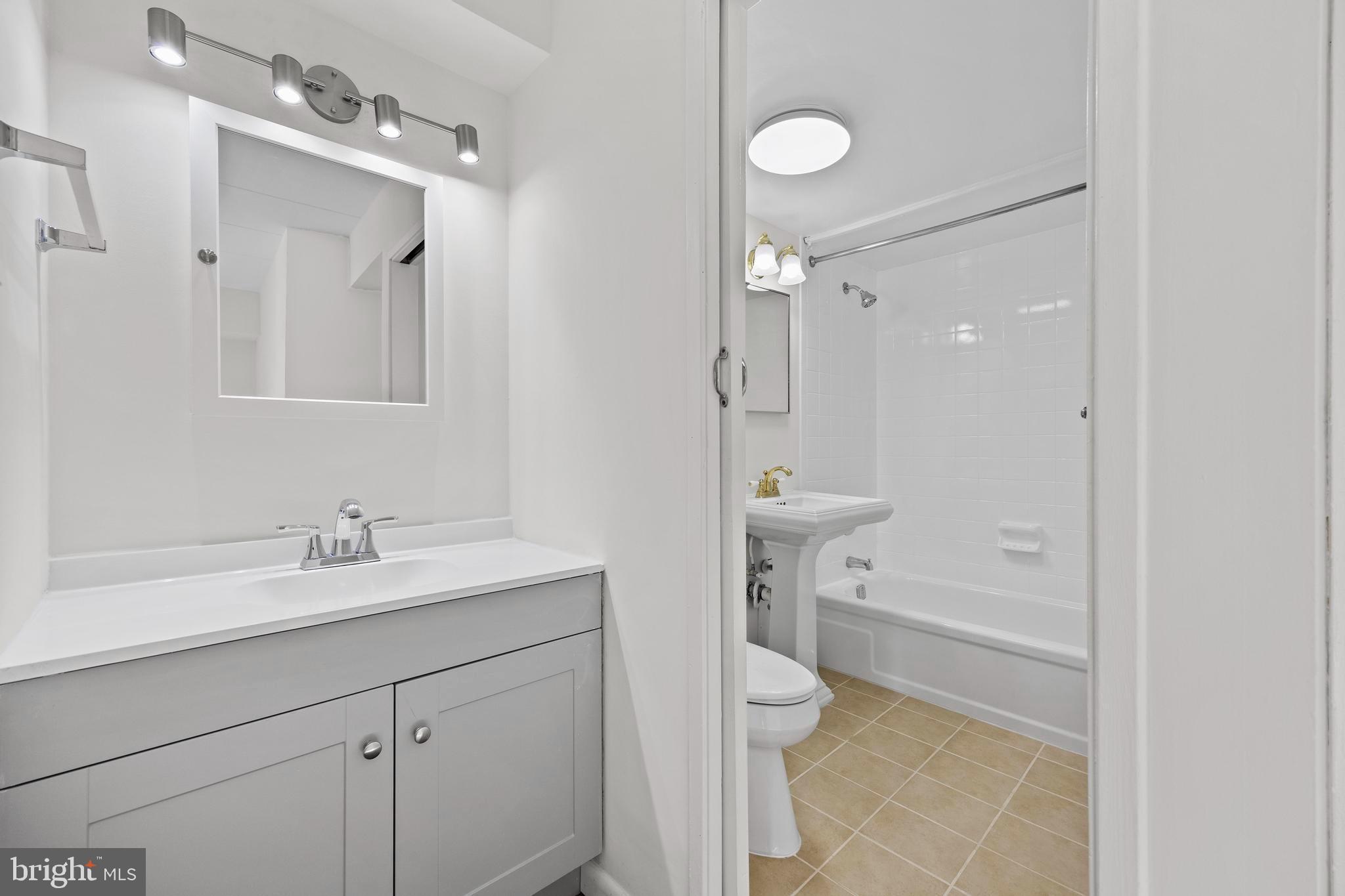 GLENVALE CONDO - Residential