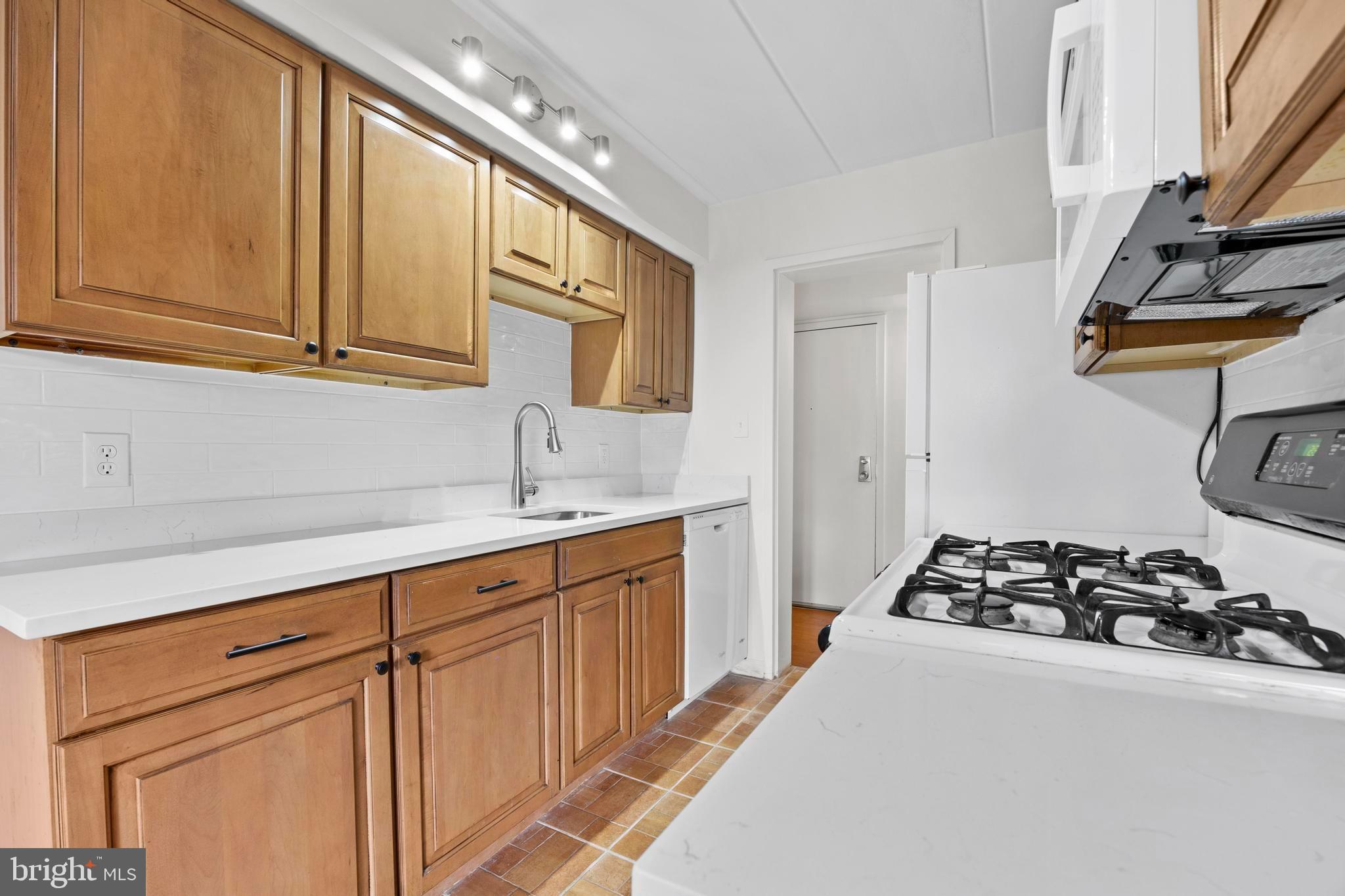 GLENVALE CONDO - Residential