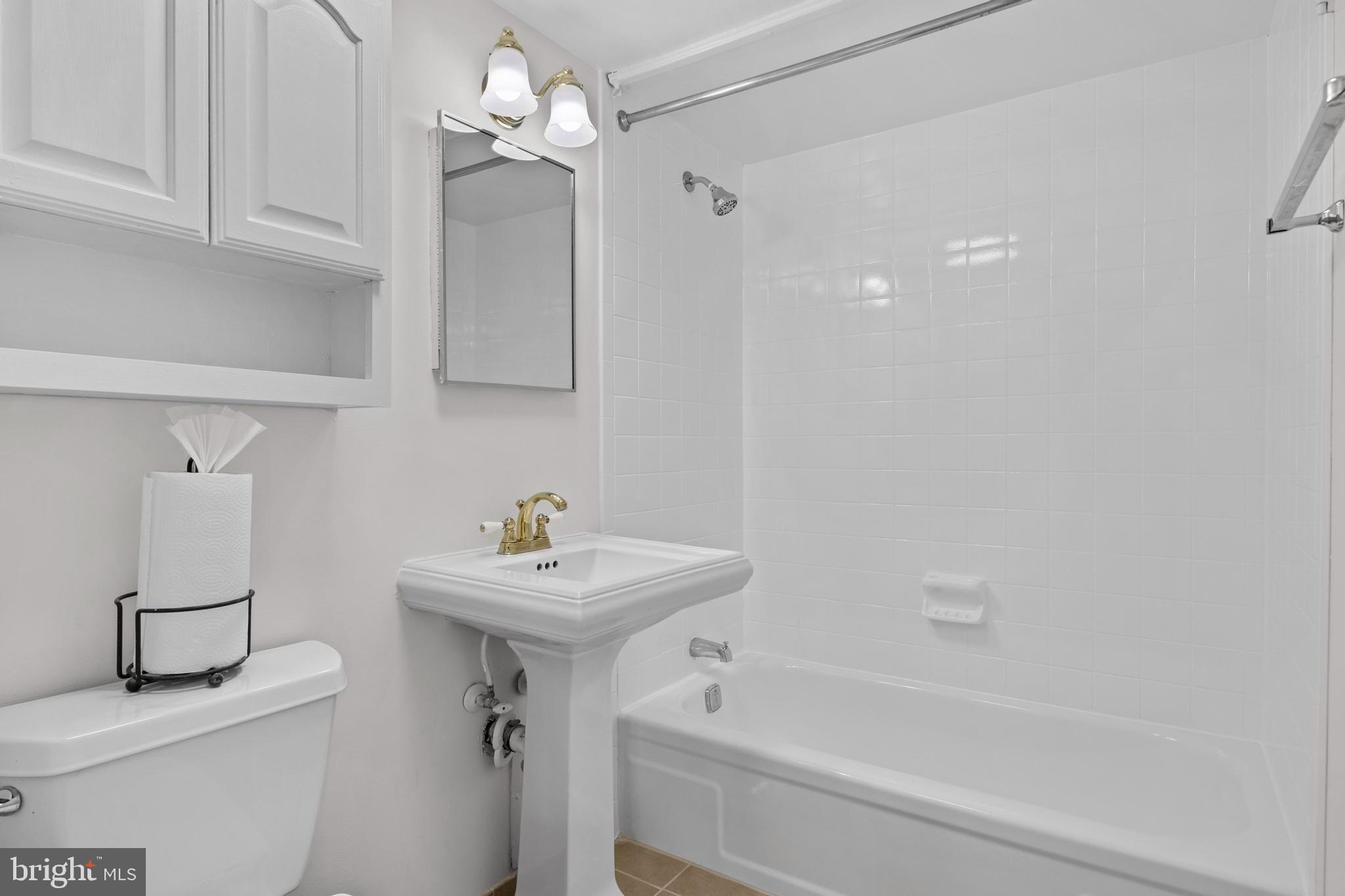 GLENVALE CONDO - Residential