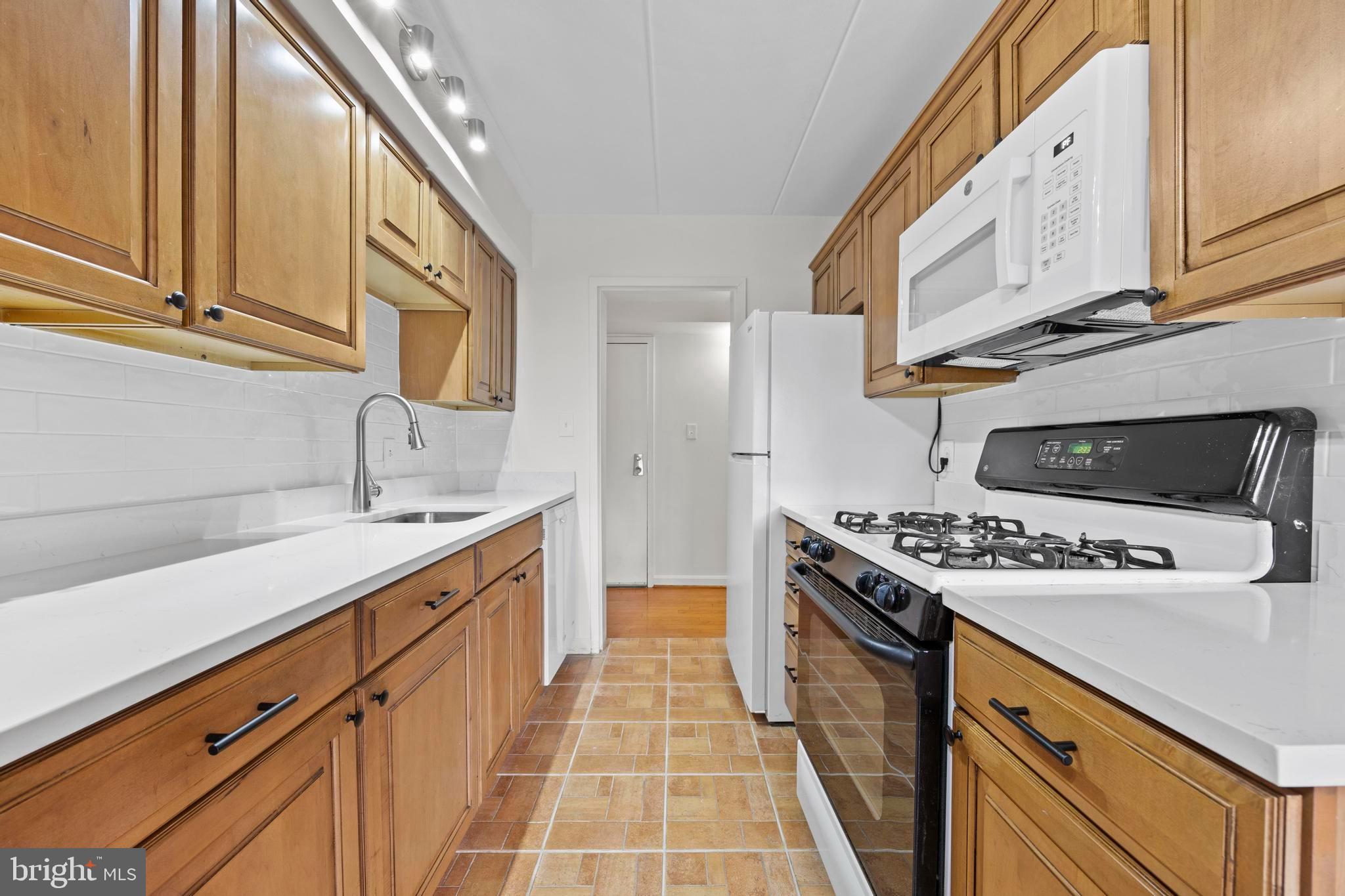 GLENVALE CONDO - Residential