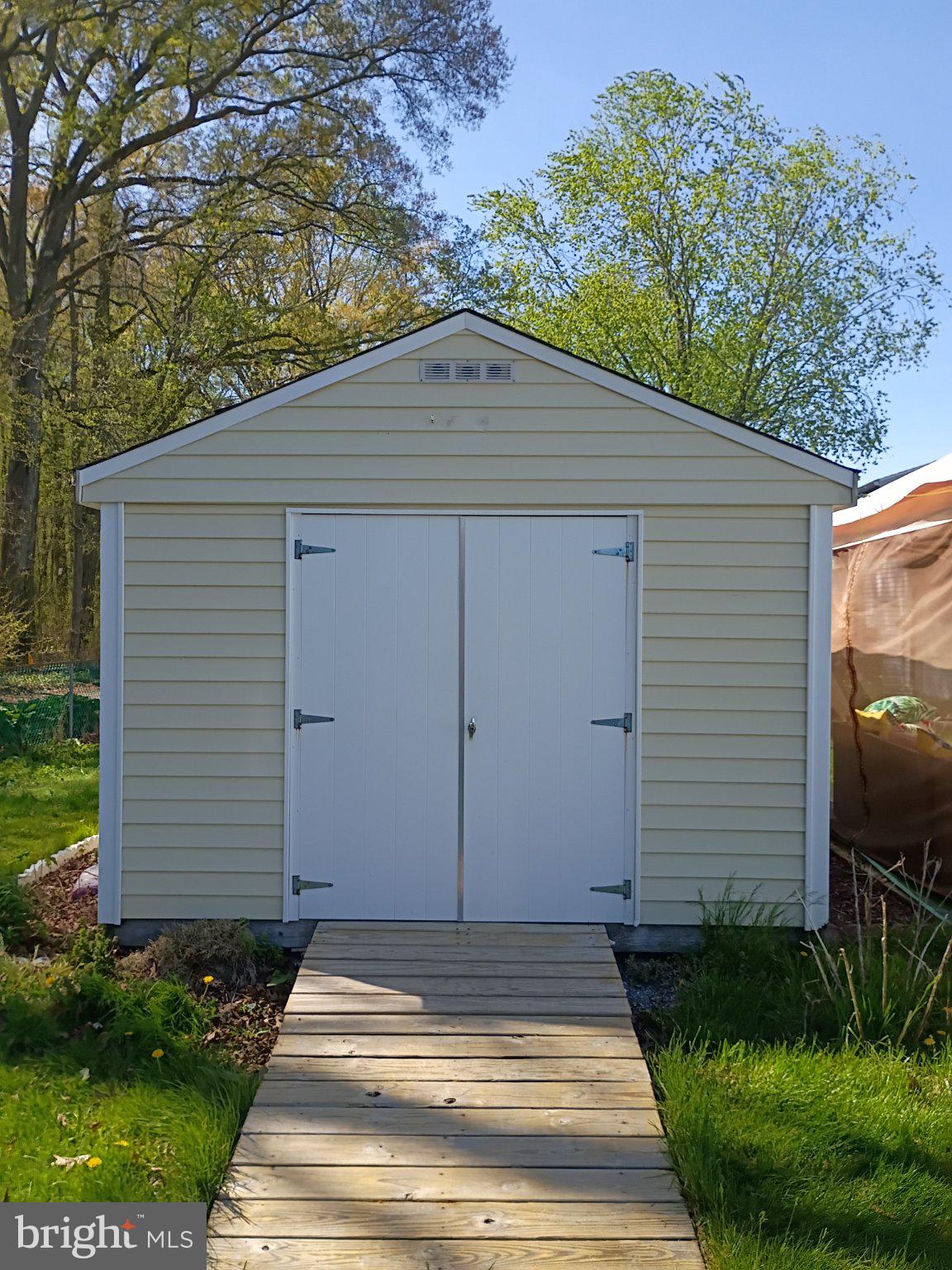 236 UNIVERSITY AVENUE