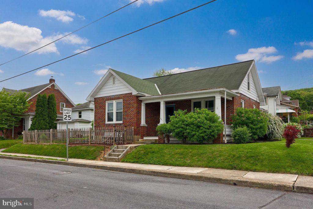 Photo of 301 WASHINGTON AVE, EPHRATA, PA 17522 (MLS # PALA2034100)