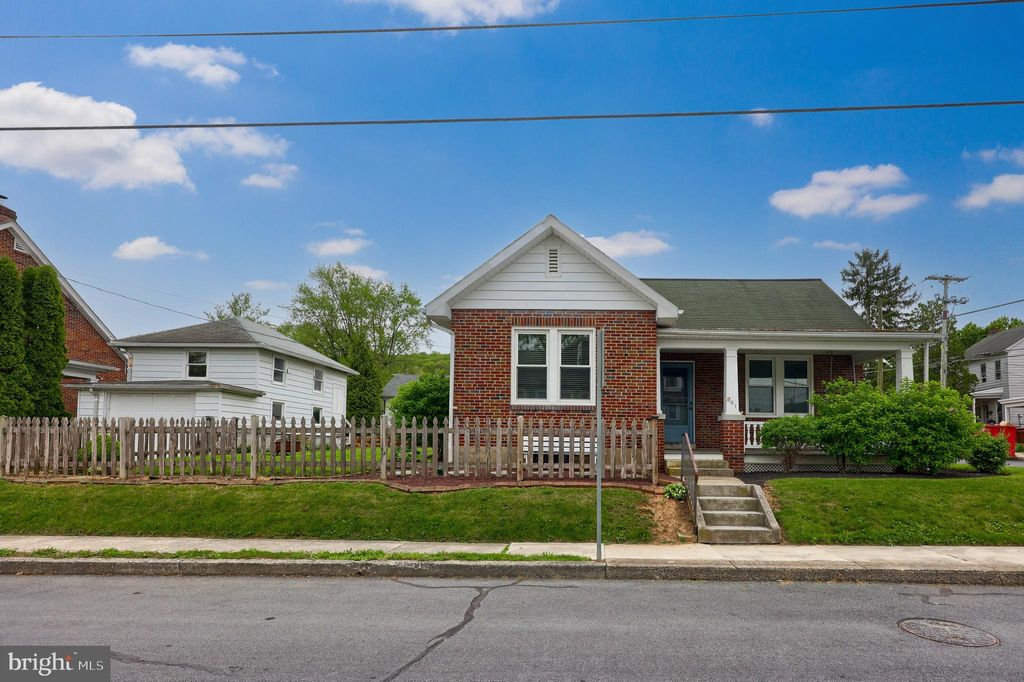 Photo of 301 WASHINGTON AVE, EPHRATA, PA 17522 (MLS # PALA2034100)