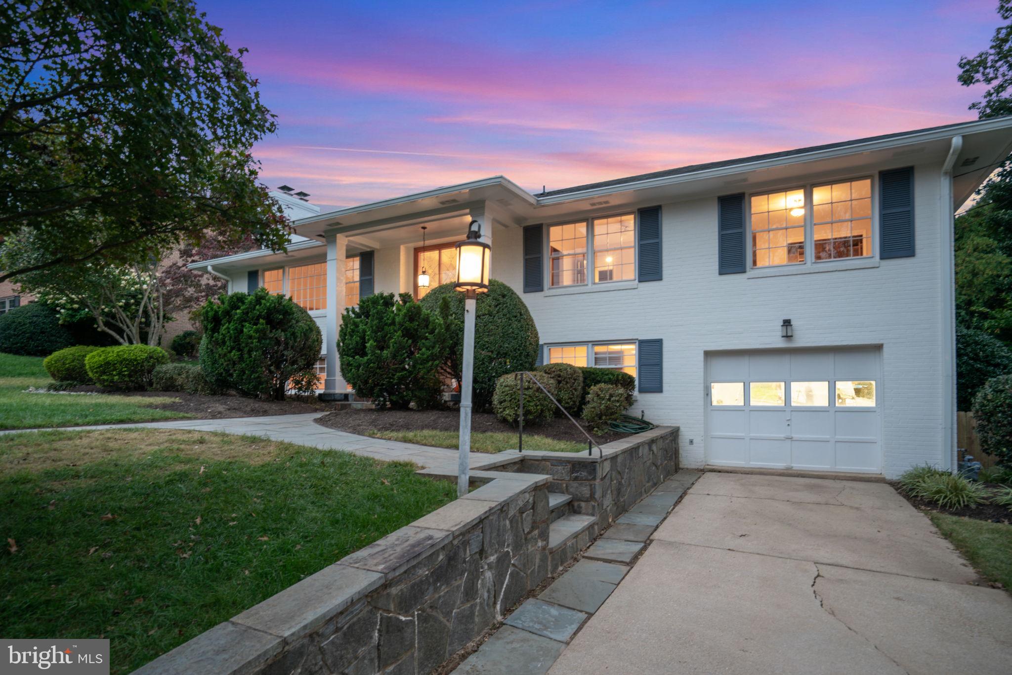 1438 COLLEEN LANE