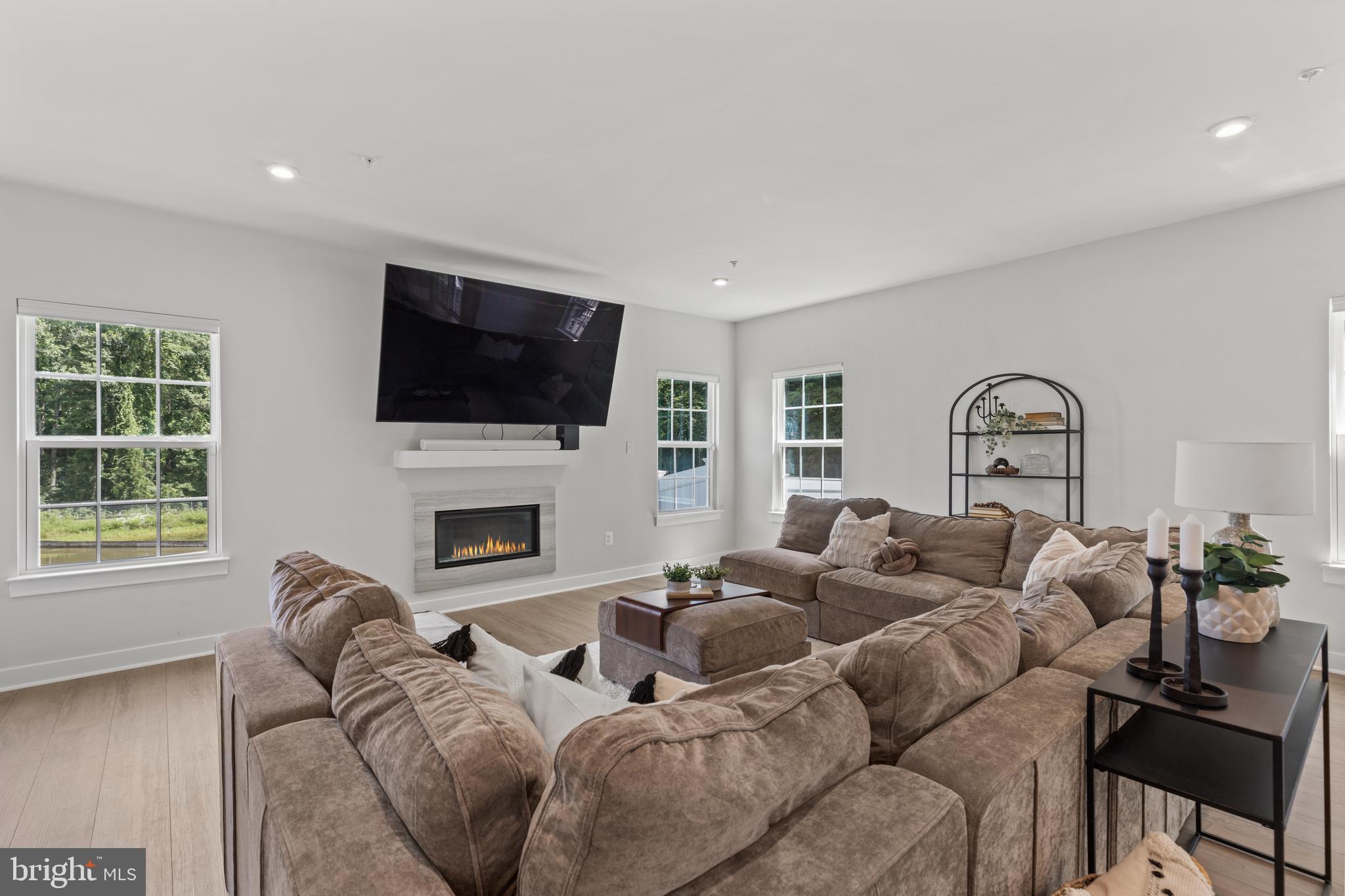 TWO RIVERS - Residential