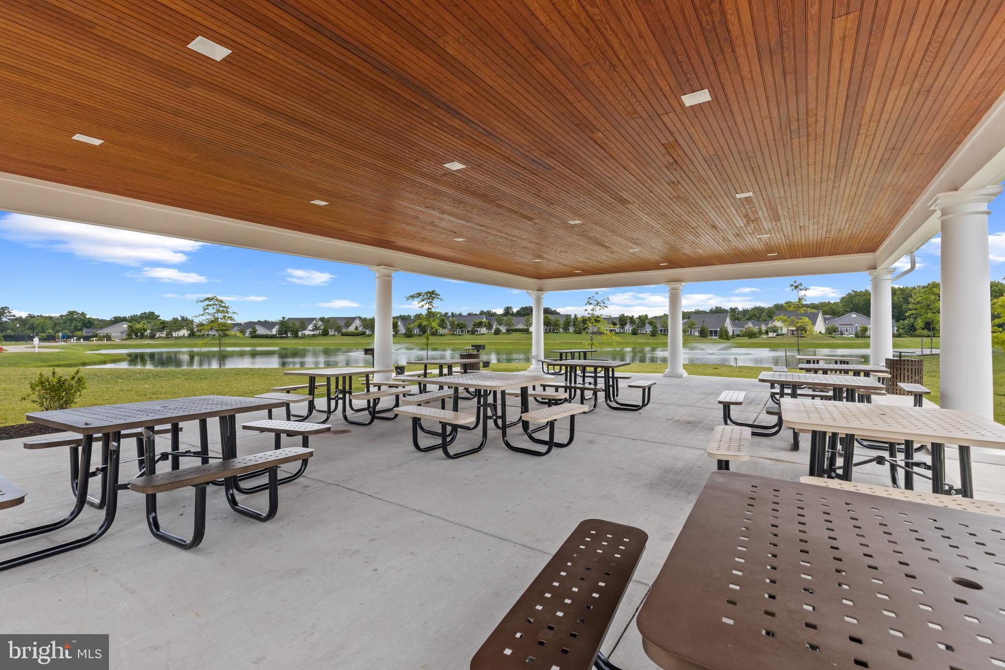 TWO RIVERS - Residential