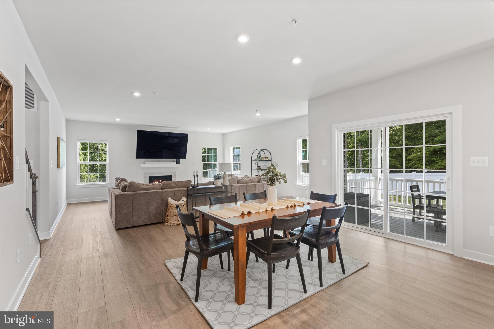 TWO RIVERS - Residential