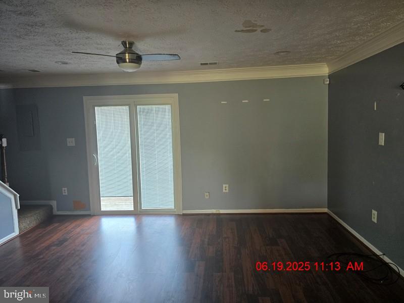 9 BARBERRY COURT 40-5