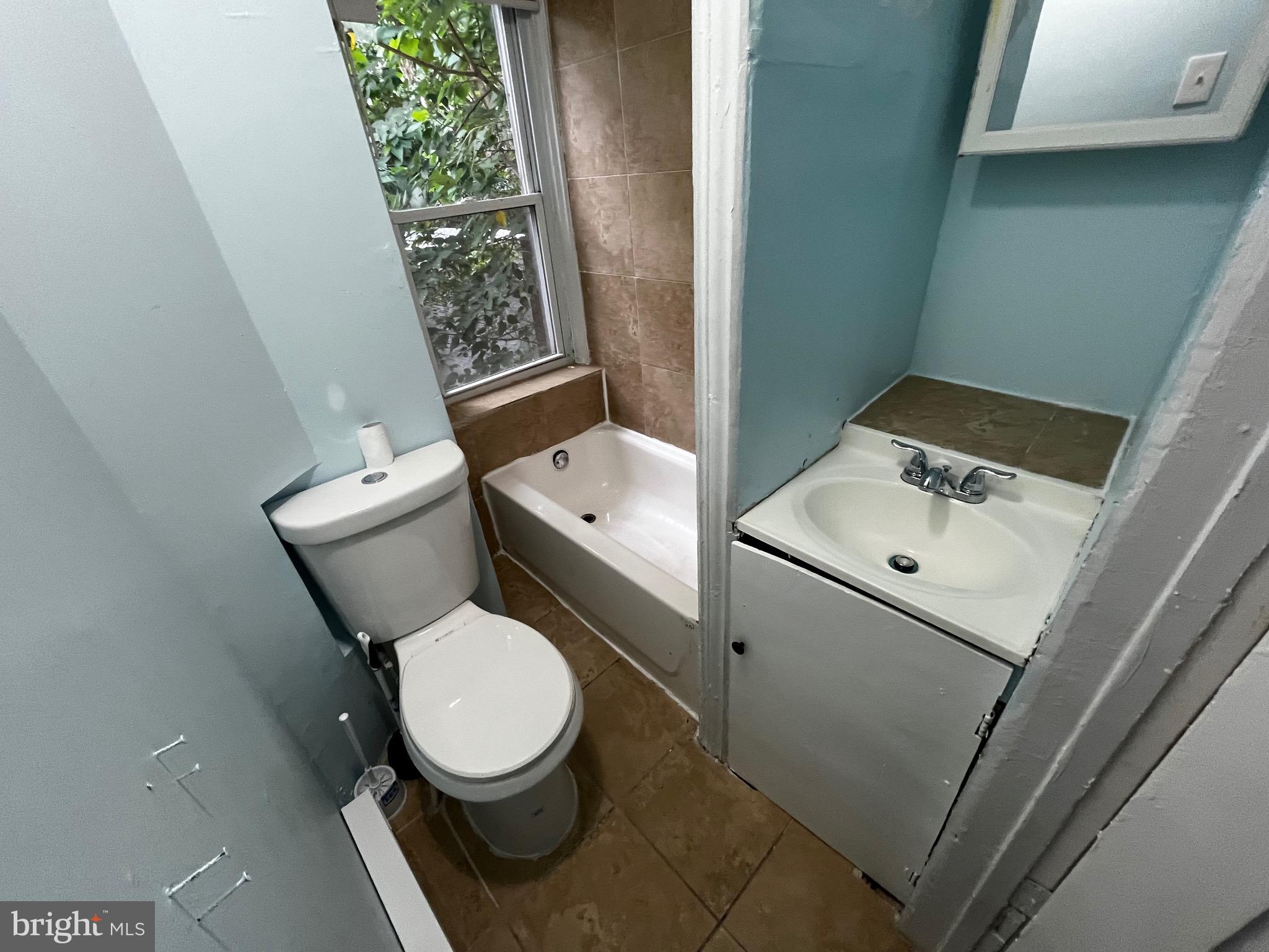 ELMWOOD PARK - Residential Lease