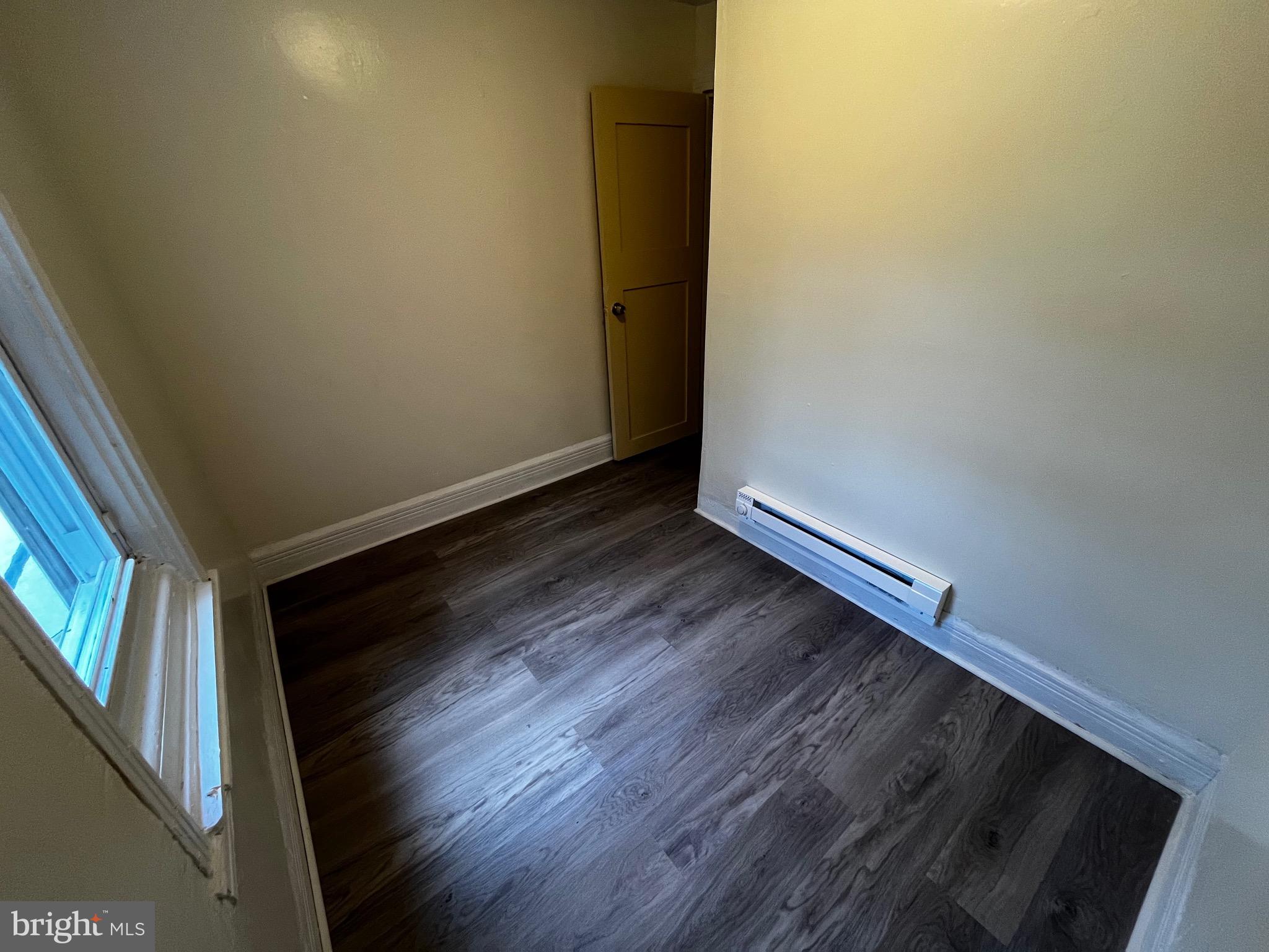 ELMWOOD PARK - Residential Lease