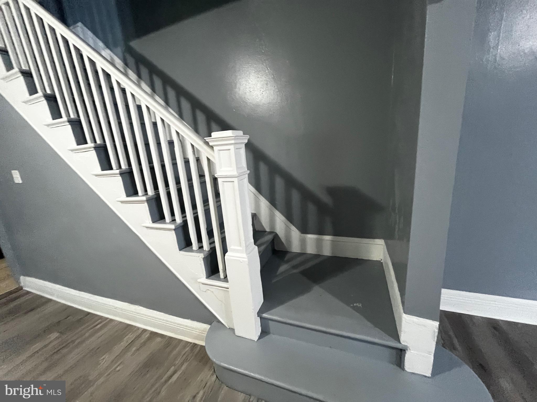 ELMWOOD PARK - Residential Lease