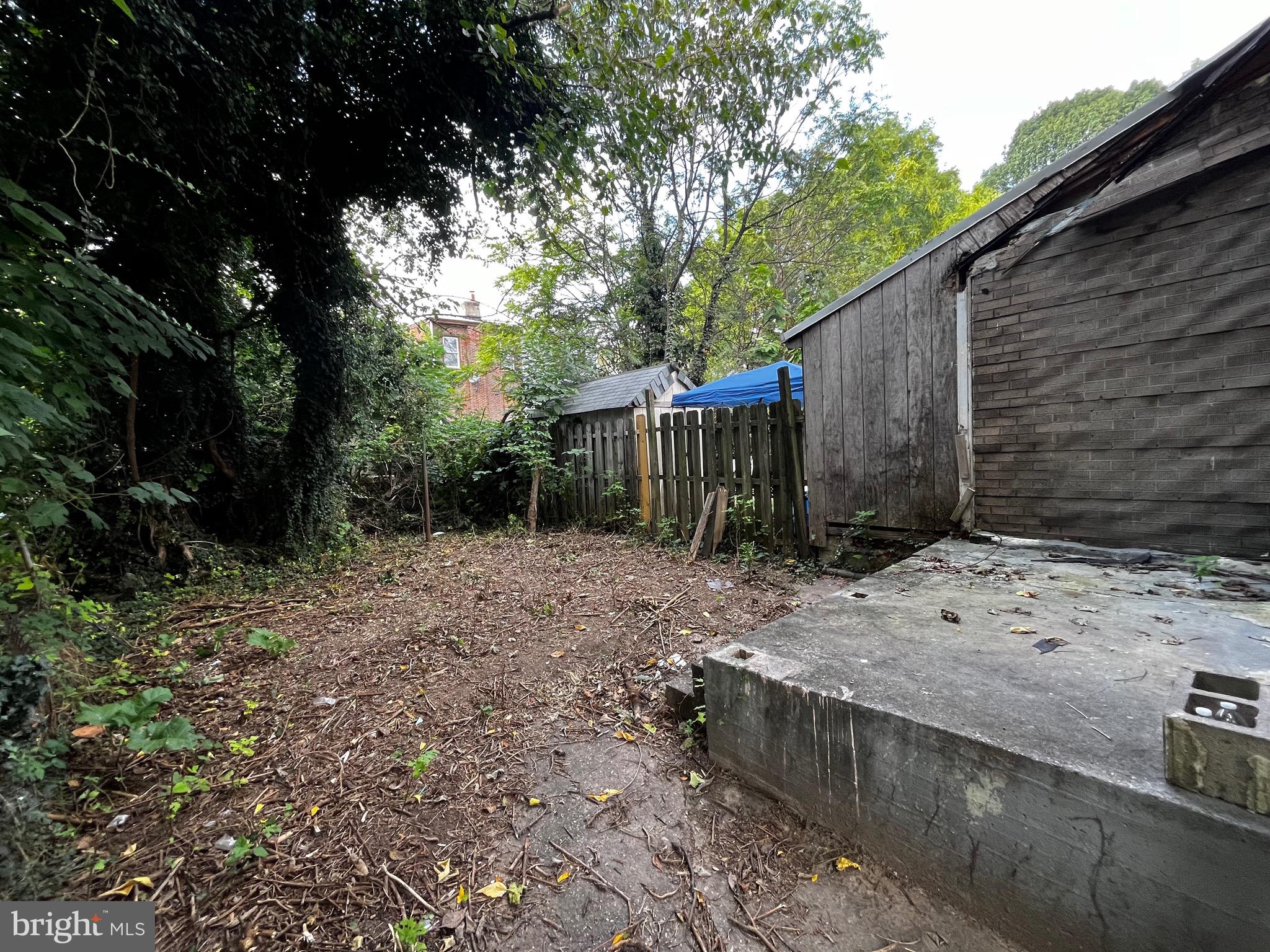 ELMWOOD PARK - Residential Lease