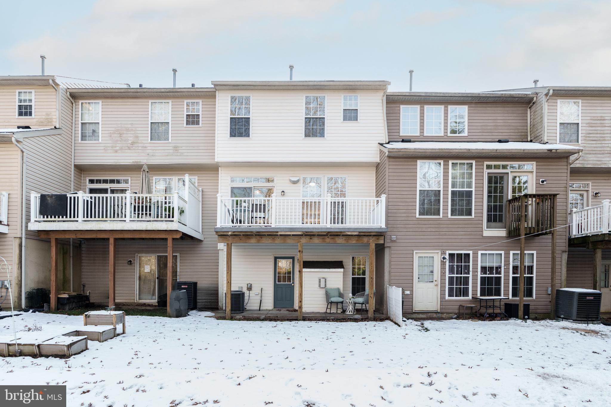 THE COURTS OF MALLORY - Residential