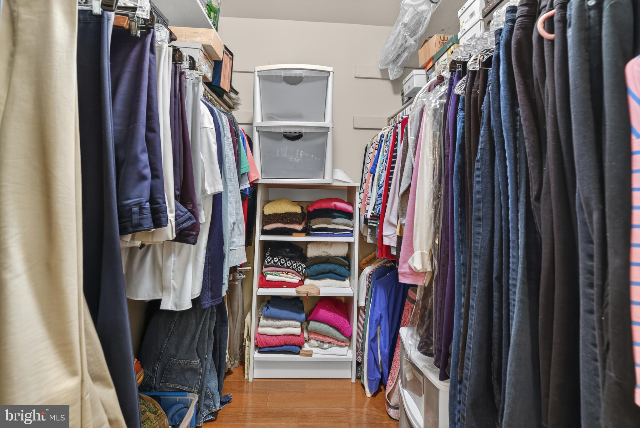 COLONY PARK - Residential