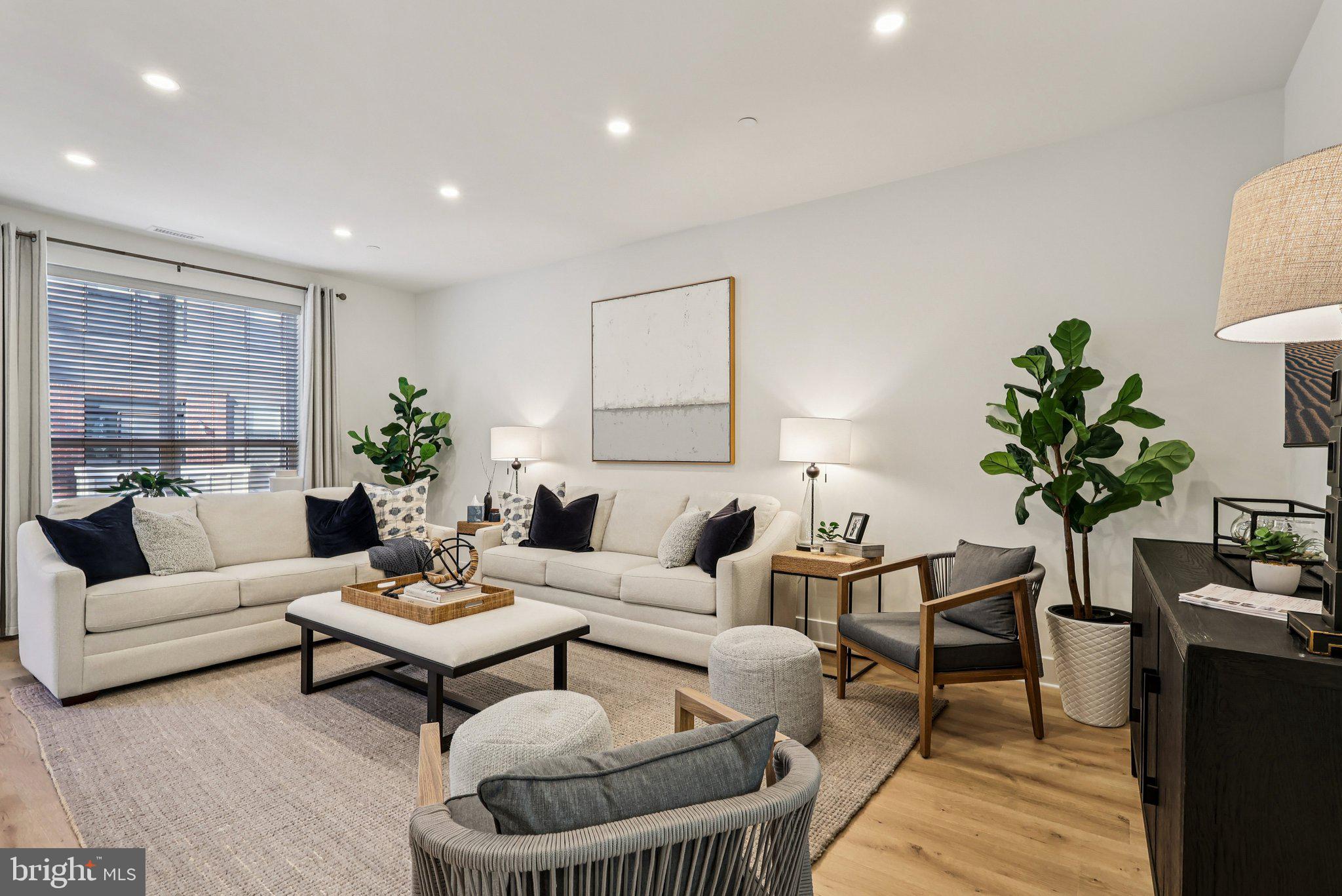 RIVER PLACE - Residential