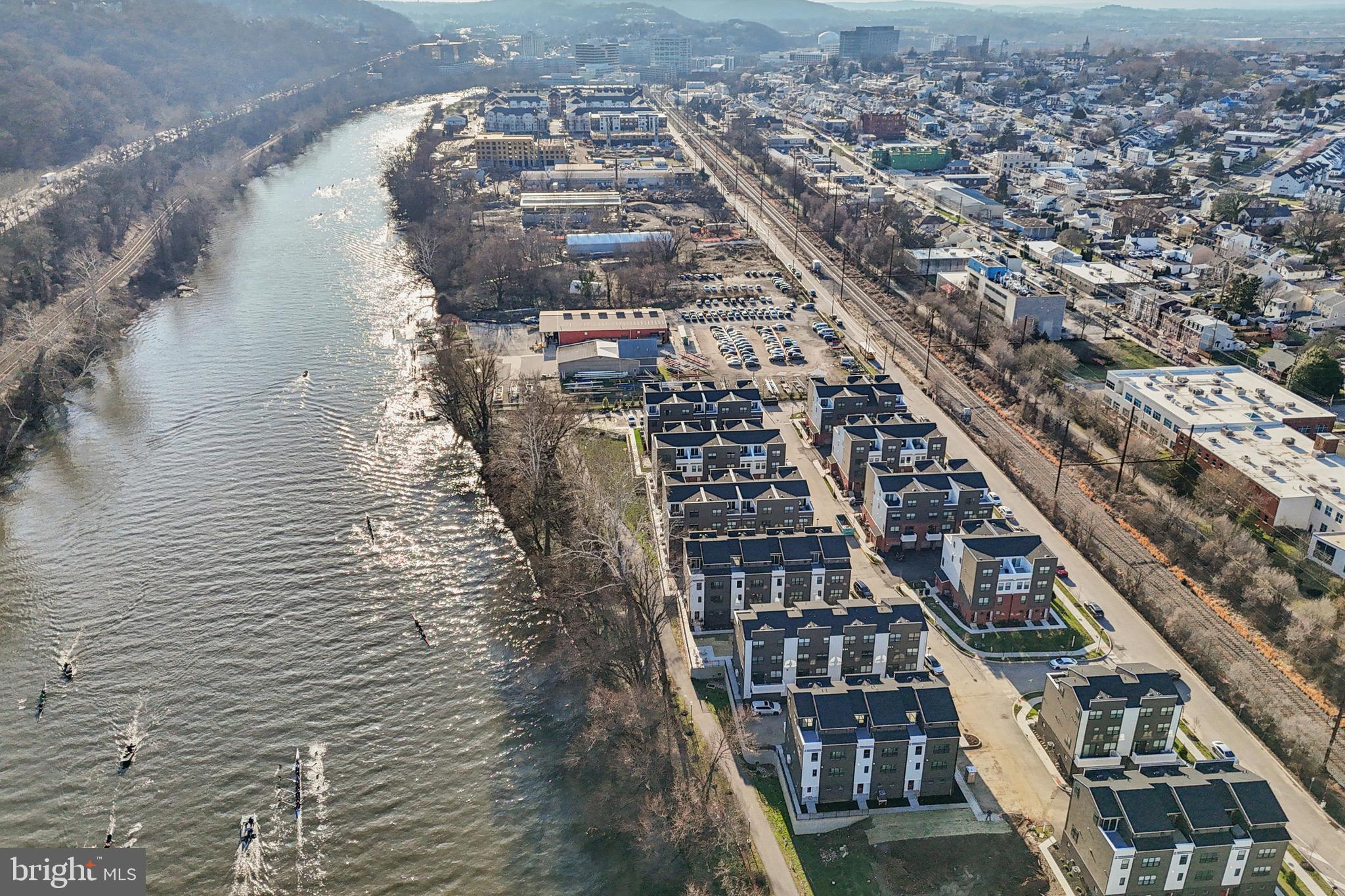 RIVER PLACE - Residential