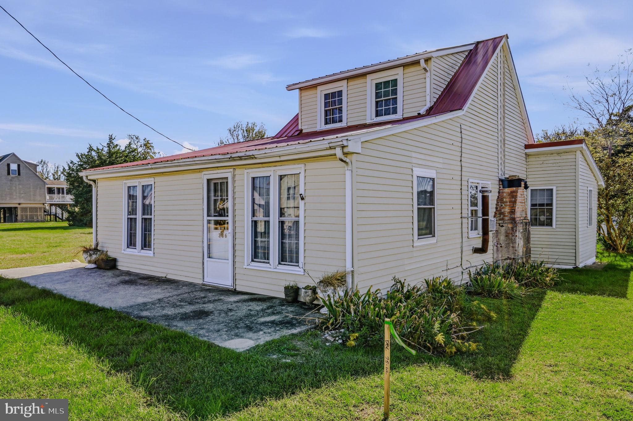 386 BAY AVENUE