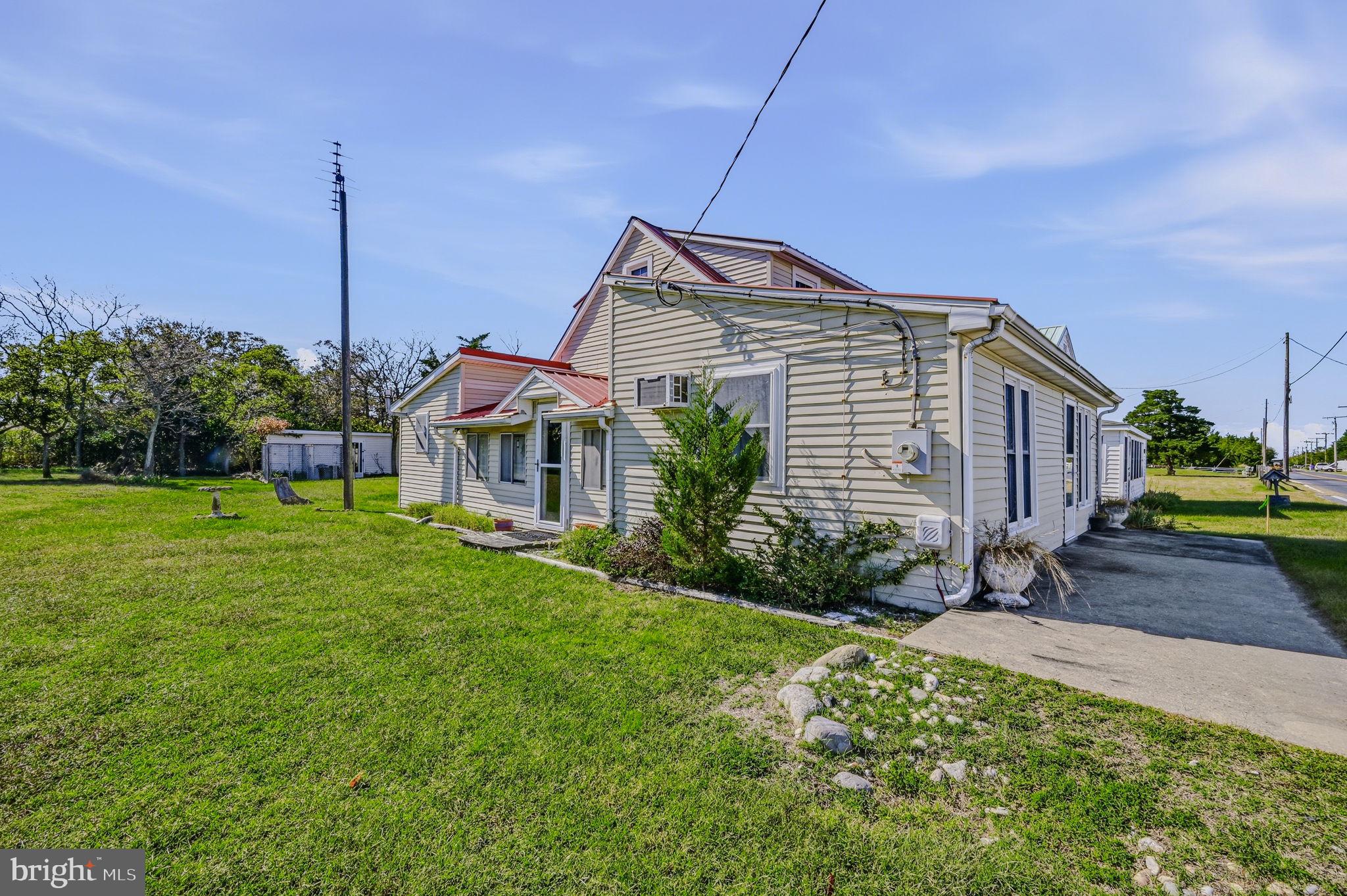 386 BAY AVENUE