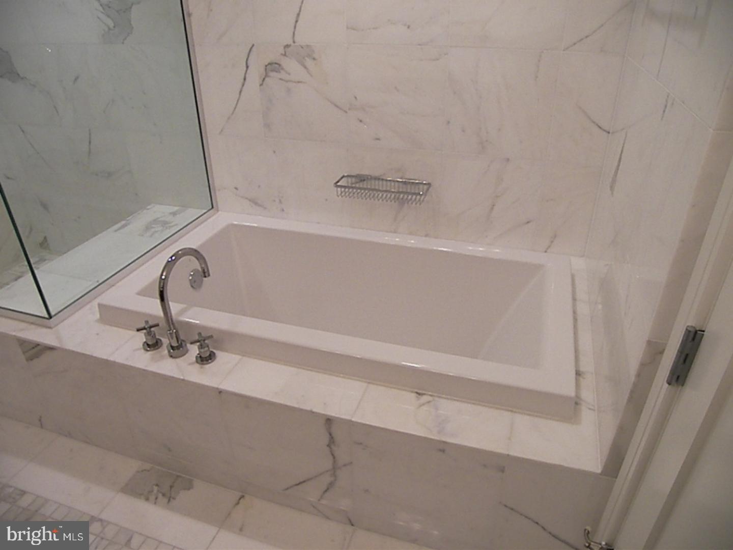 AVENUE OF THE ARTS - Residential