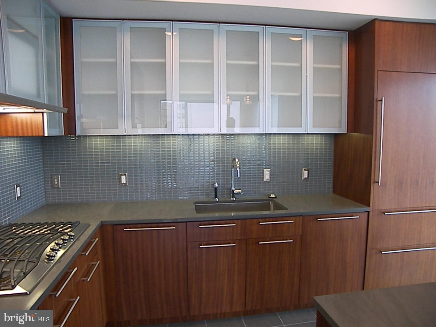 AVENUE OF THE ARTS - Residential