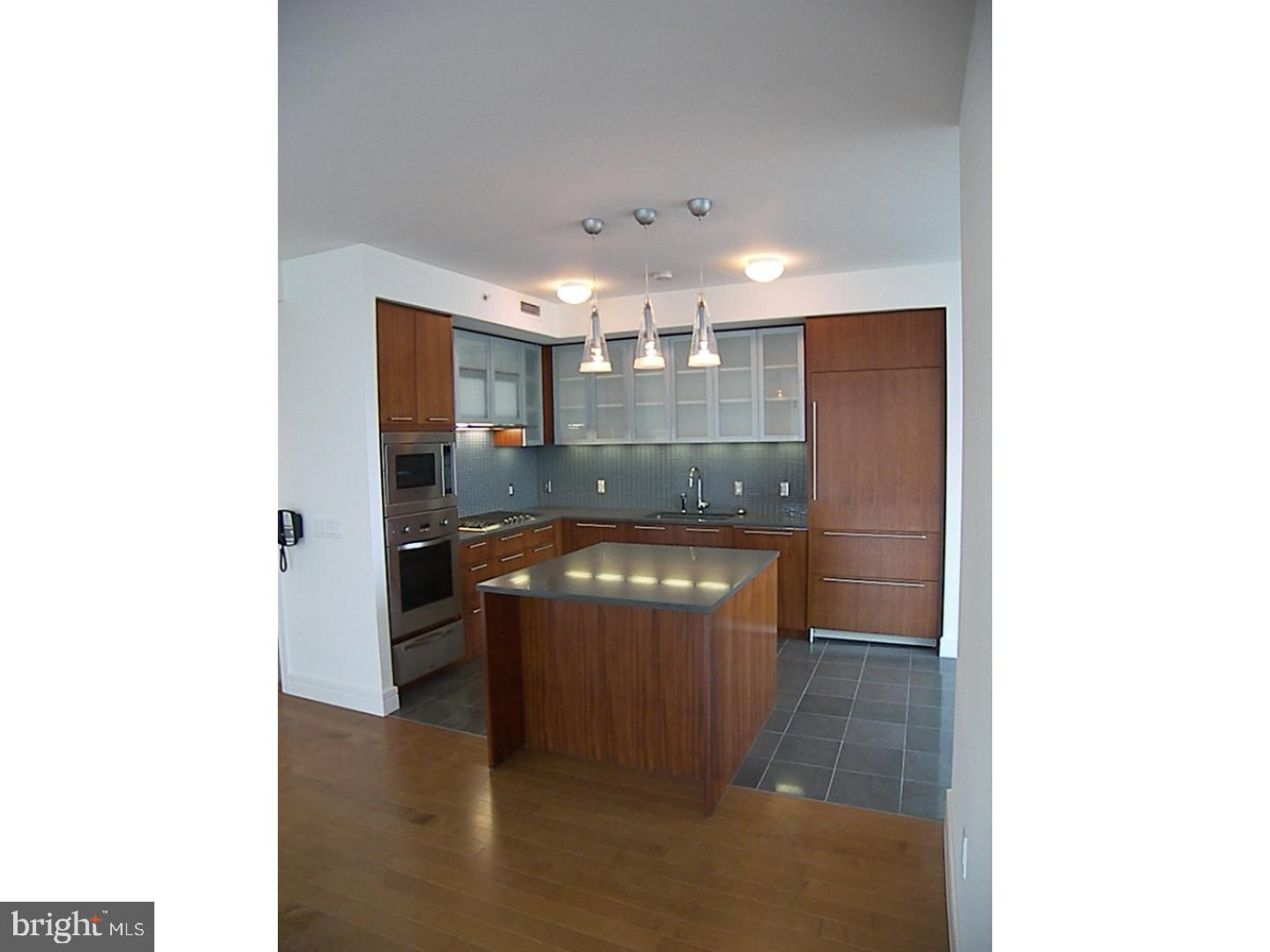 AVENUE OF THE ARTS - Residential