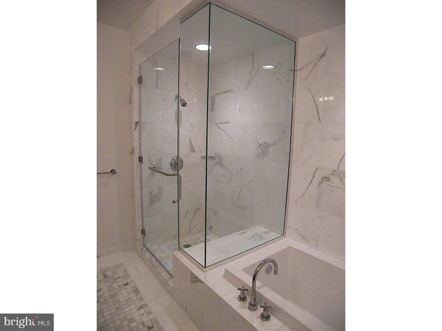 AVENUE OF THE ARTS - Residential