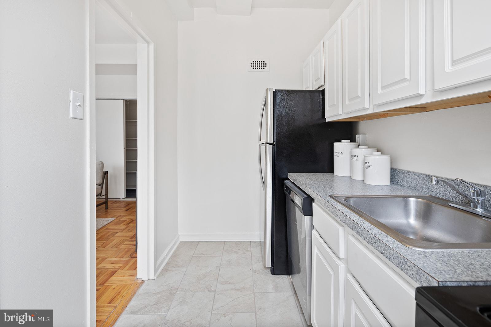 FAIRMOUNT - Residential Lease