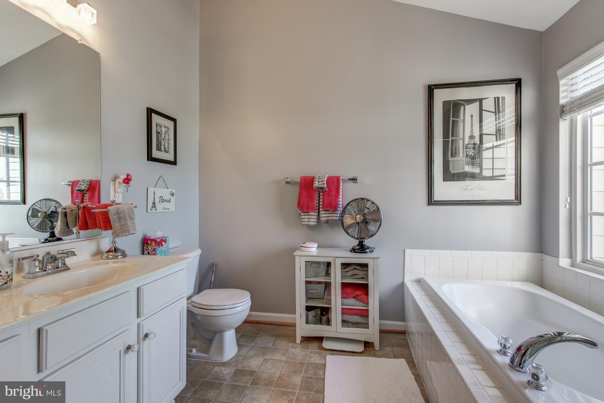 RIVER OAKS - Residential