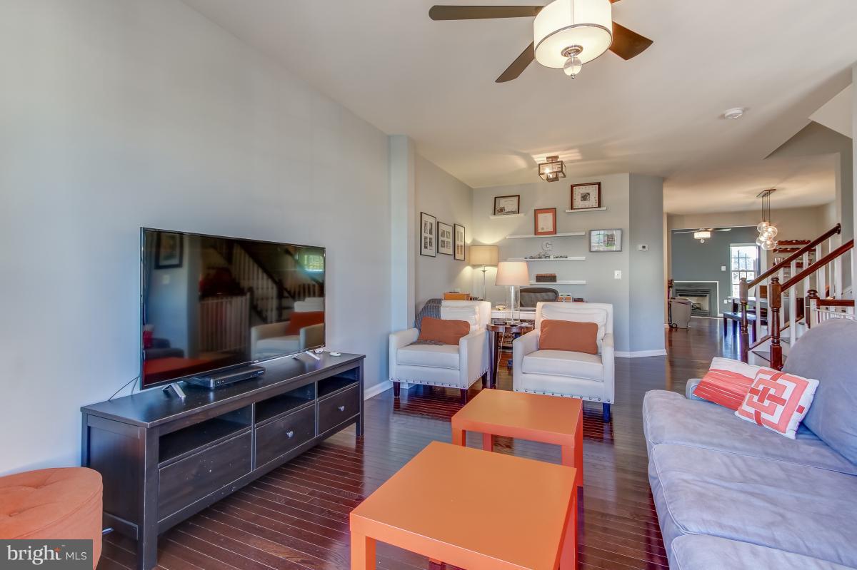 RIVER OAKS - Residential