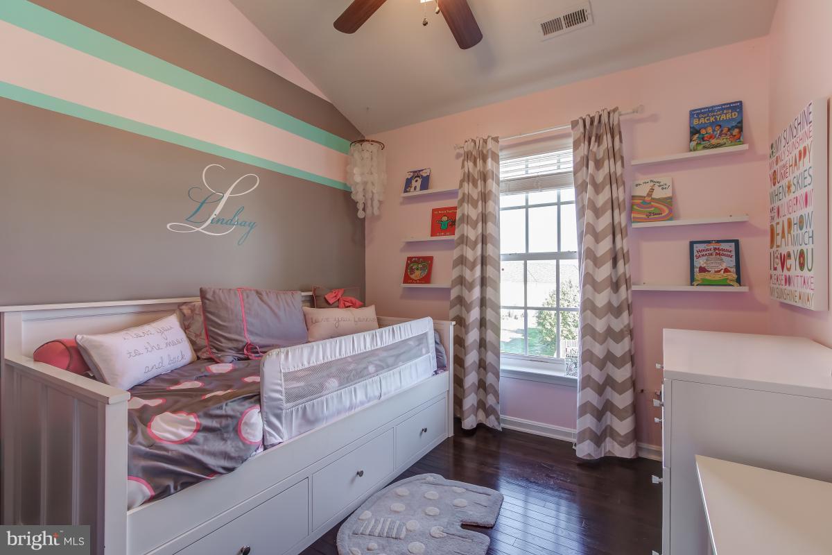 RIVER OAKS - Residential