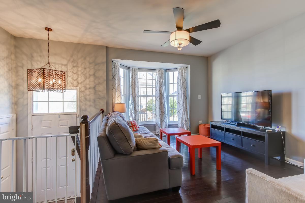 RIVER OAKS - Residential