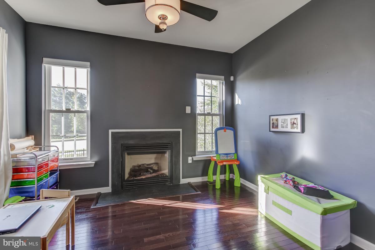 RIVER OAKS - Residential