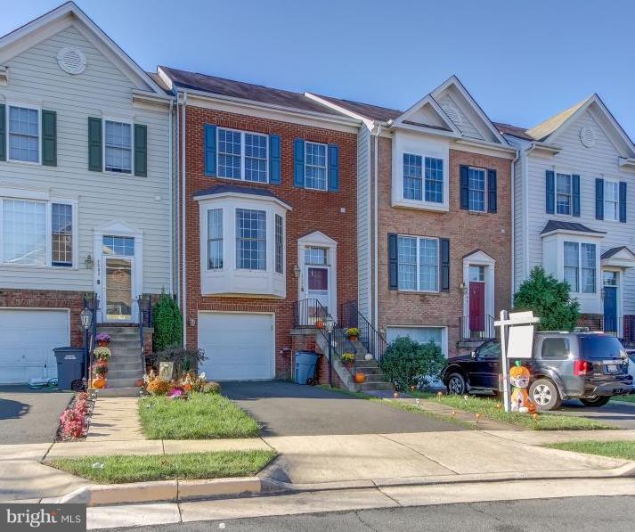 RIVER OAKS - Residential