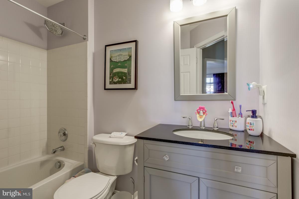 RIVER OAKS - Residential