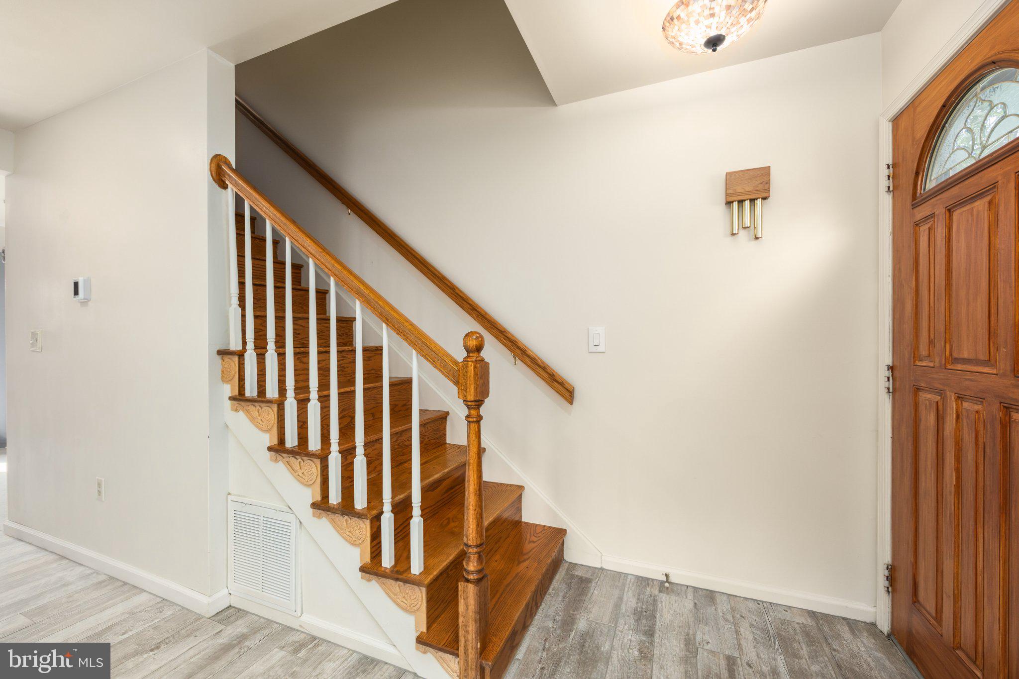 806 BROOKMEADE COURT