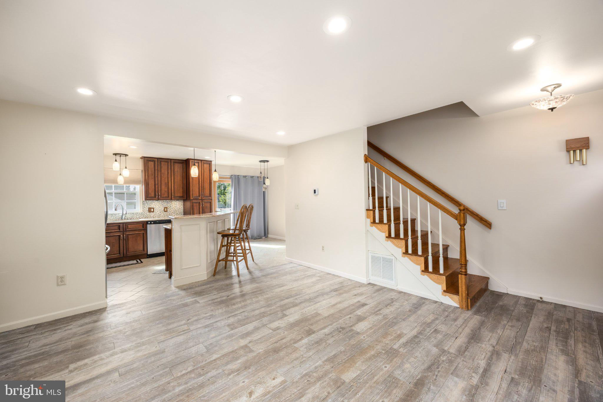806 BROOKMEADE COURT
