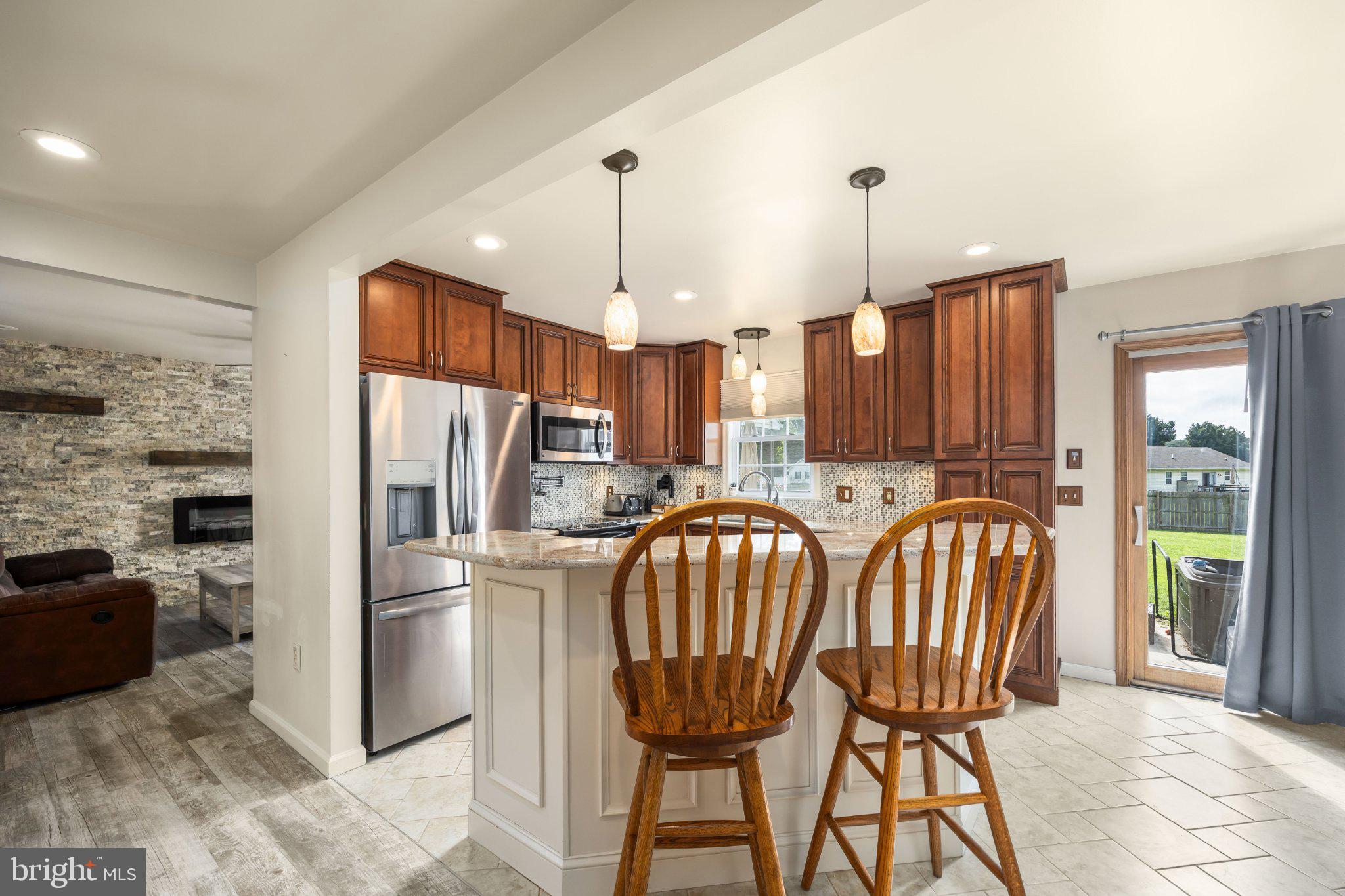 806 BROOKMEADE COURT
