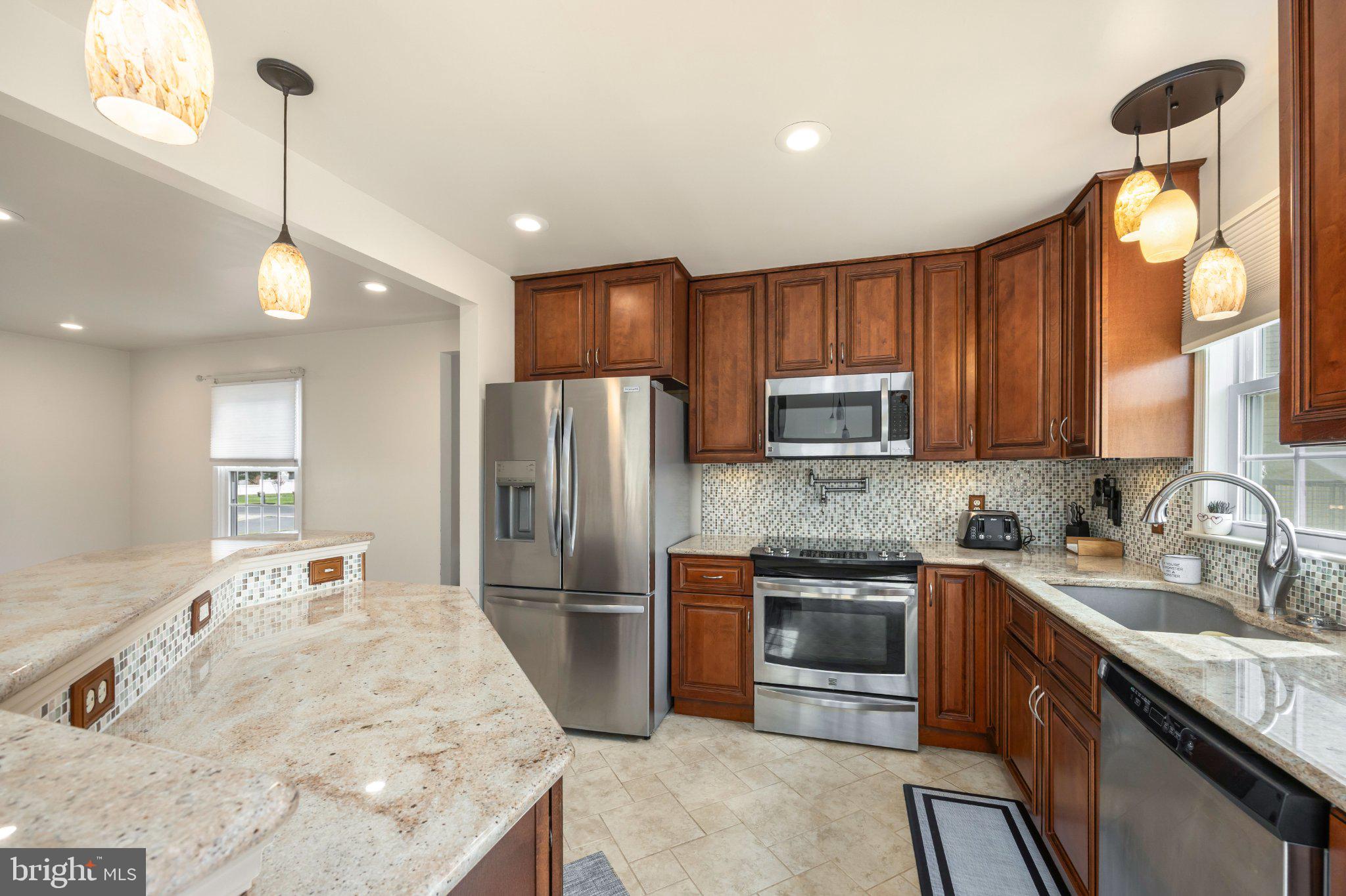 806 BROOKMEADE COURT