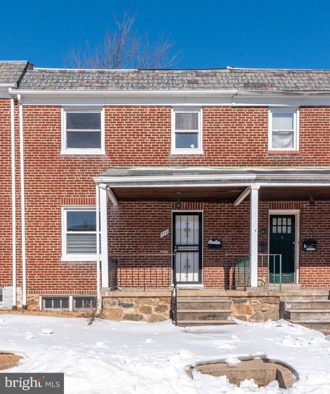 Townhouse For Sale - 712 Chestnut Hill Avenue<br/> BALTIMORE, MD 21218